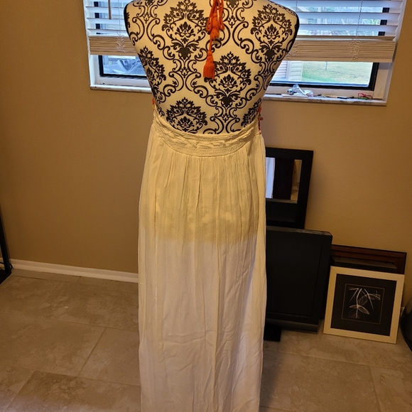 Dress - Picture 2 of 4